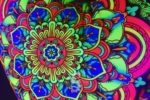 Флуоресцентная Светящаяся Подушка "Mandala Heart"